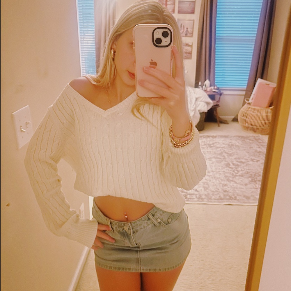 Women's Cableknit Cream/White Sweater